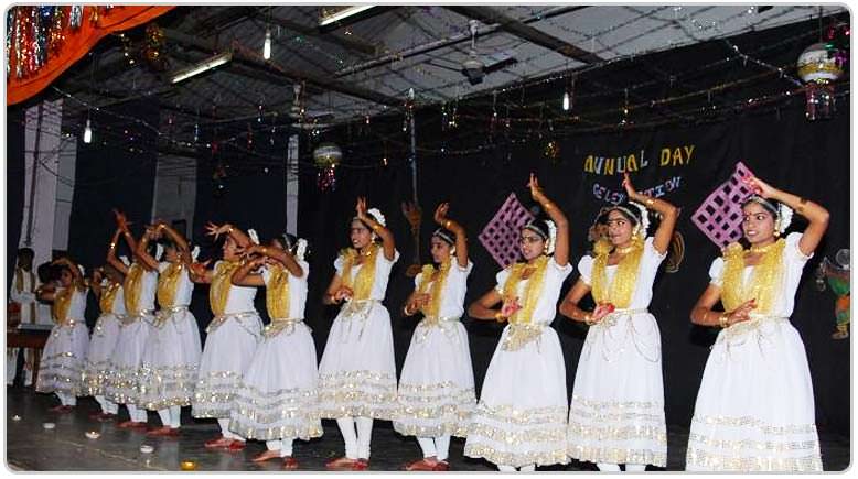 college annual day managed by Robosapiens